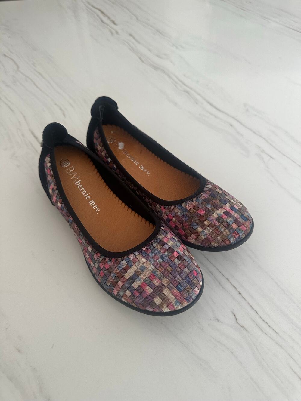 Bernie Mev Catwalk Ballet Flats Women's EU 38 US 7.5 Stretch Memory Foam NWOB